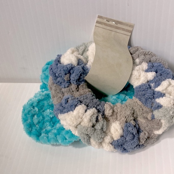 Fuzzy Chenille Scrunchies Camouflage Camo Blue Gray White and Teal NEW Set of 2 - Picture 4 of 11